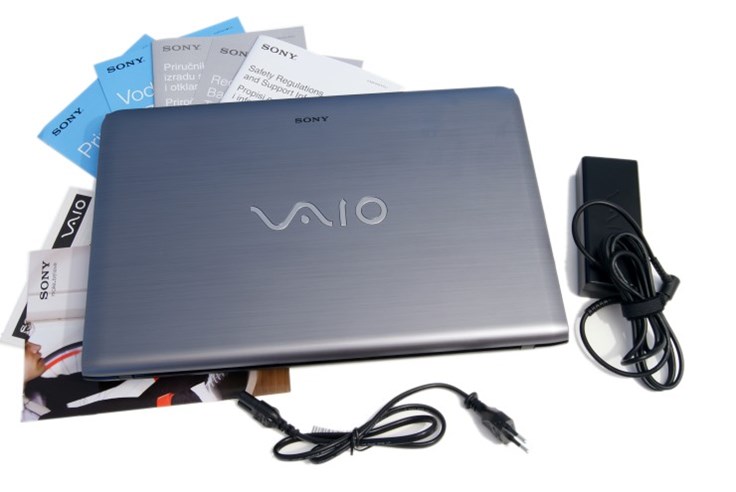 Sony Vaio E 15_ (3).JPG